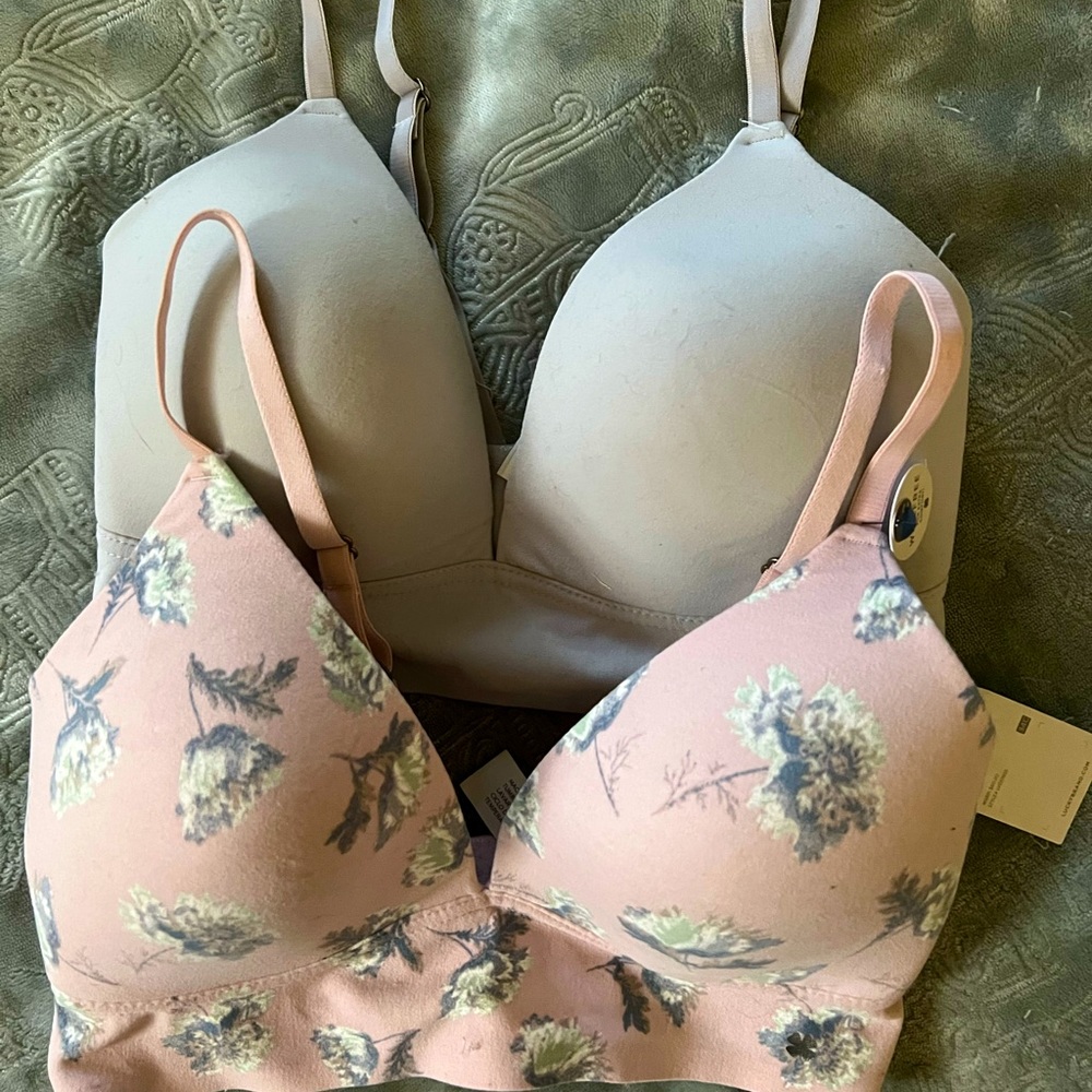 Soft wirefree bras